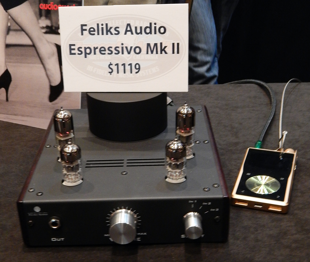 Feliks Audio Espressivo Mk II Headphone Amplifier, Questyle QP2R DAP